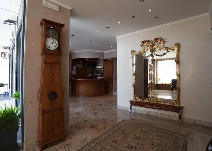 Ξενοδοχείο Albergo Miralago